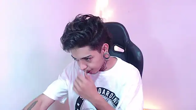 Snapshot of saad_man chatting on January 2025 01:45:02 AM saad man online show from January 2025 01:45:02 AM