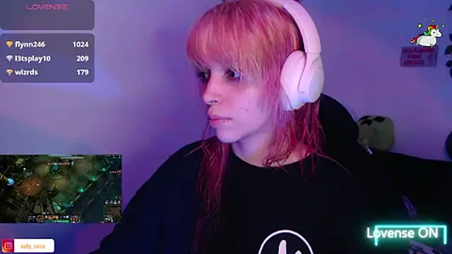 MaryJannes online show from December 2025 10:30:02 PM