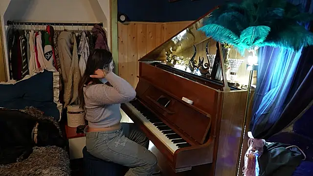 VanessaDoyle online show from October 2025 04:30:02 PM