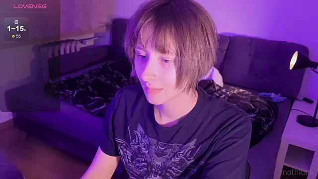 mothkink online show from December 2025 06:59:01 PM