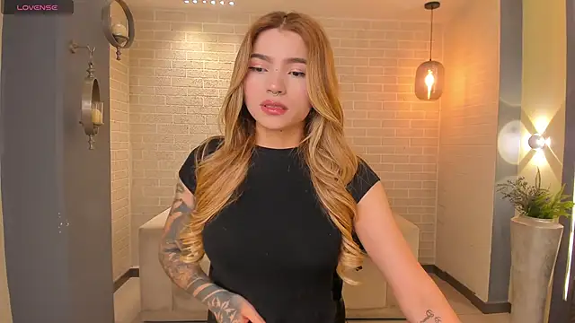 LexieWayne online show from February 2026 12:17:01 PM