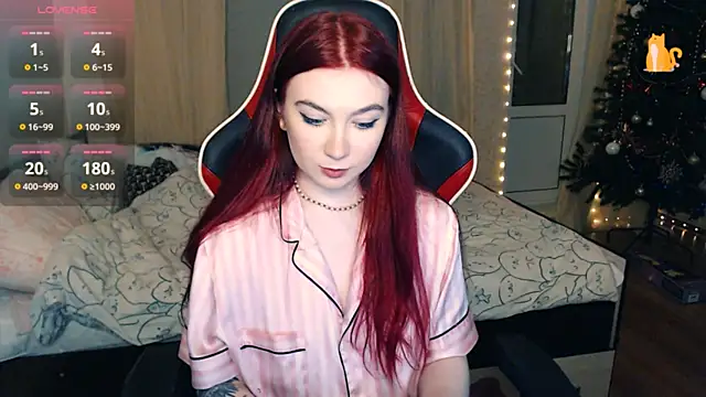 Snapshot of Cute_lina chatting on December 2024 10:17:02 PM Cute lina online show from December 2024 10:17:02 PM