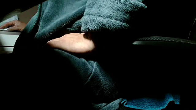 suedel65 online show from October 2025 03:51:02 AM