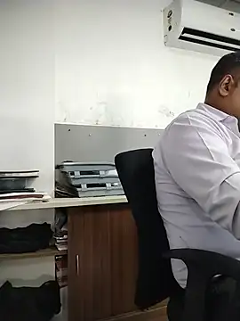 Desi Londa 143 online show from June 2026 06:40:01 AM