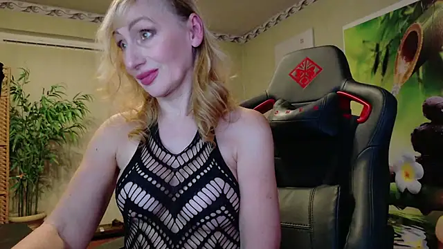 HotLana69 online show from December 2025 05:51:01 PM