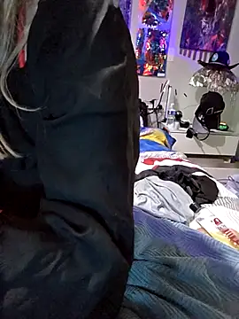 Vonniecd online show from March 2026 10:38:02 PM