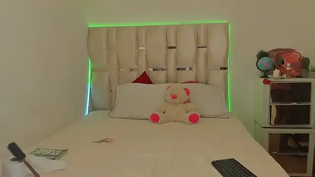 viioolleettaa online show from December 2024 06:17:02 AM