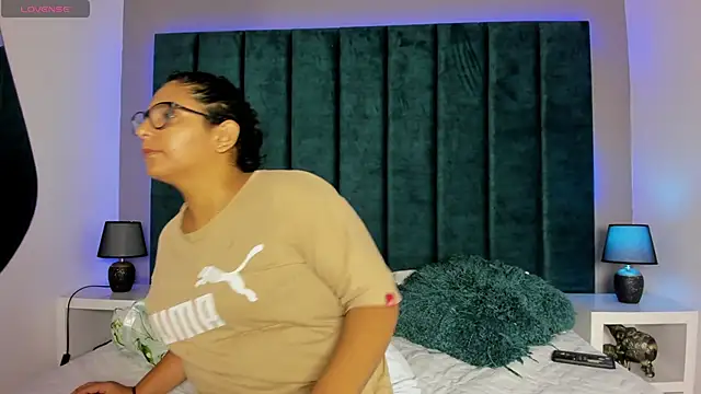 DanielleEvans  online show from December 2025 11:08:02 AM