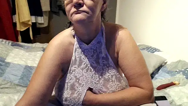 Snapshot of milfchantal4 chatting on October 2025 04:33:02 AM milfchantal4 online show from October 2025 04:33:02 AM