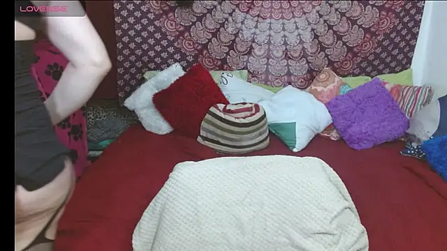 elena evans online show from March 2026 06:13:01 PM