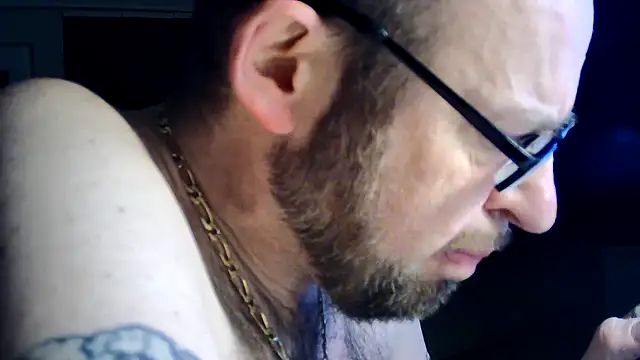 FABIOGLASSES online show from November 2025 01:47:01 AM