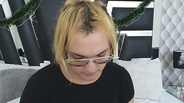 Snapshot of katya_kozlov chatting on December 2024 11:22:01 AM katya kozlov online show from December 2024 11:22:01 AM