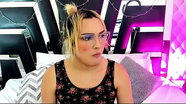 Snapshot of katya_kozlov chatting on February 2025 02:15:01 AM katya kozlov online show from February 2025 02:15:01 AM