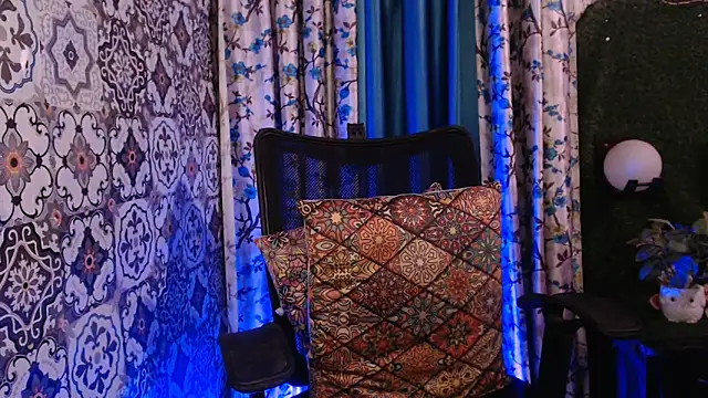 The Divine Love online show from April 2026 07:16:01 PM