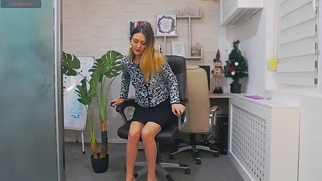 EllaMilf  online show from January 2025 07:17:02 AM