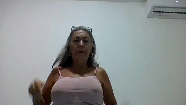 EvaRobinson online show from July 2026 11:08:02 AM