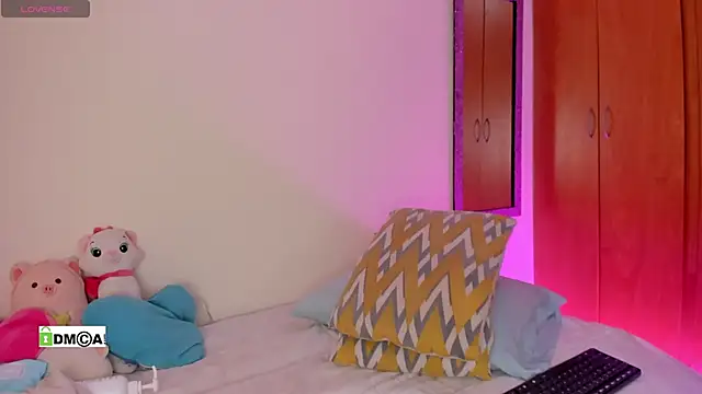 Snapshot of olivia__s chatting on January 2025 02:25:01 AM olivia  s online show from January 2025 02:25:01 AM