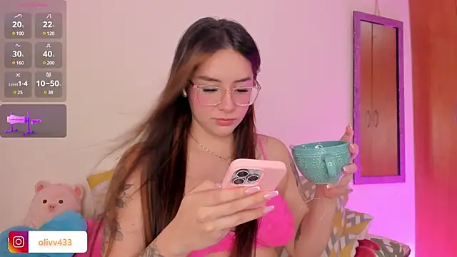 Snapshot of olivia__s chatting on March 2025 03:10:02 AM olivia  s online show from March 2025 03:10:02 AM