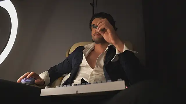 Keen   Luckystrike online show from March 2025 09:01:01 PM