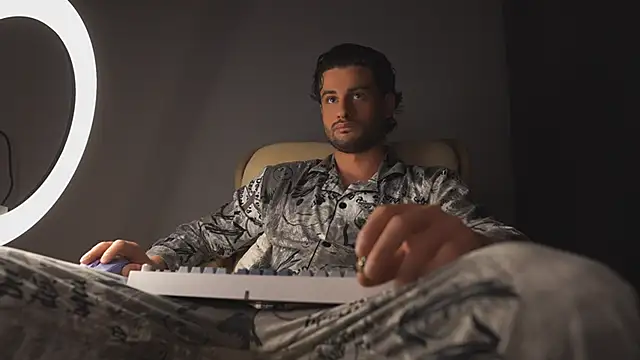 Keen   Luckystrike online show from March 2025 10:05:02 PM