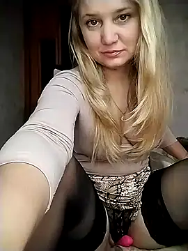 Snapshot of ImyoursLilu32 chatting on December 2024 08:25:02 PM ImyoursLilu32 online show from December 2024 08:25:02 PM