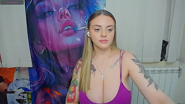 Snapshot of Lilia_Moon chatting on April 2026 09:24:01 AM Lilia Moon online show from April 2026 09:24:01 AM