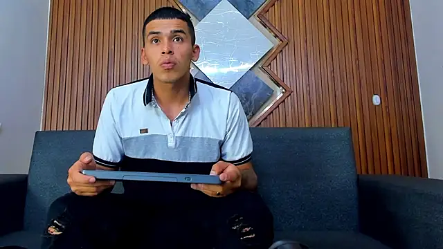 Snapshot of yeckodream chatting on March 2025 04:13:01 AM yeckodream online show from March 2025 04:13:01 AM