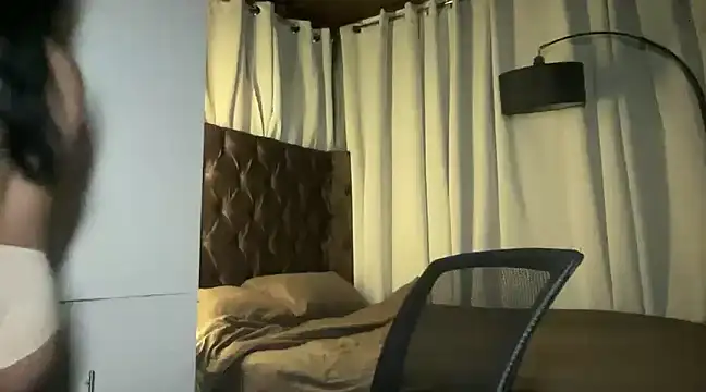 Lilly cruz online show from December 2024 07:07:01 PM