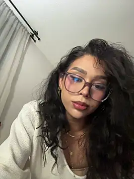 Samantha Bernardo online show from July 2026 05:05:01 AM