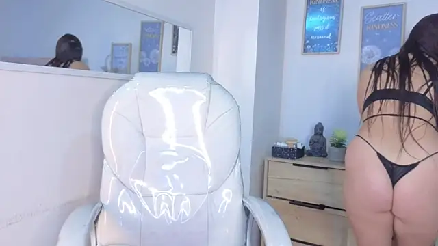 bluee hazell online show from November 2025 11:20:02 AM