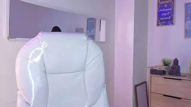 bluee hazell online show from March 2026 11:50:02 AM