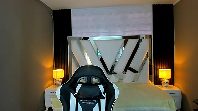 Linda4Petite online show from January 2026 06:35:01 PM