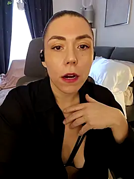 Ellie-L-Elizabeth online show from December 2024 03:59:02 PM