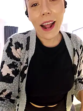 Ellie-L-Elizabeth online show from February 2025 01:10:02 PM