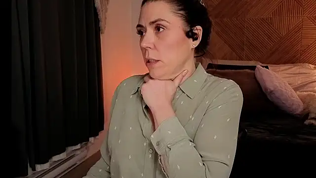 Ellie-L-Elizabeth online show from April 2026 02:39:01 AM