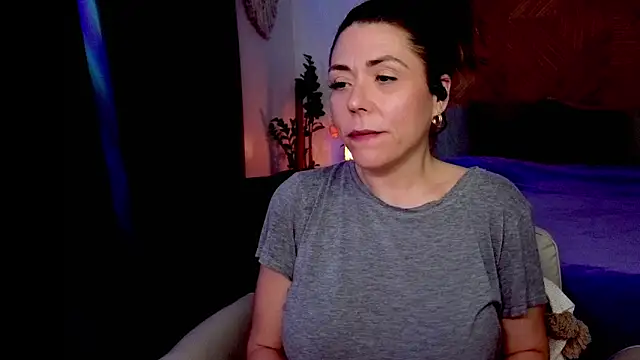 Ellie-L-Elizabeth online show from May 2026 03:02:02 AM