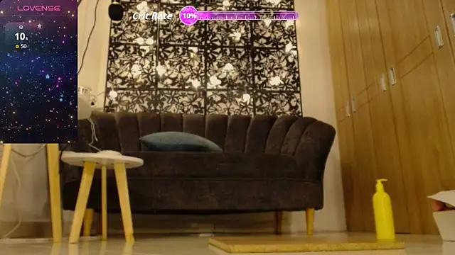 evelaurent online show from May 2026 05:30:01 PM