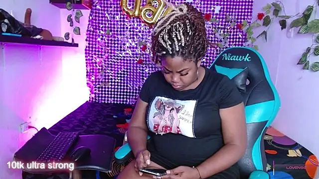 niawk  online show from December 2025 01:41:02 PM