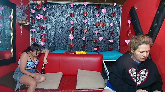 lesbiancuple online show from February 2025 12:19:02 AM