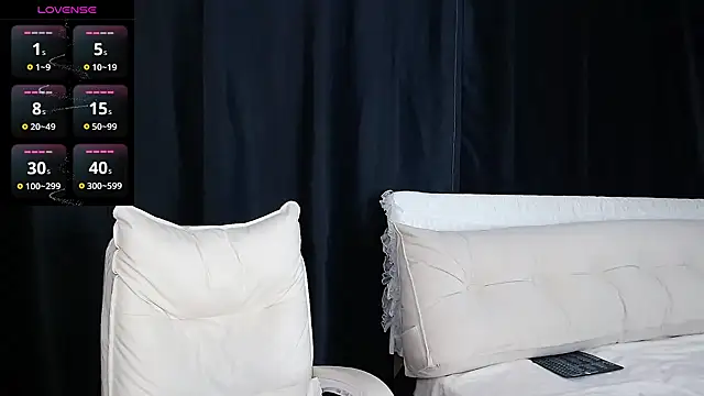 Snapshot of qianqian_ chatting on January 2025 11:18:02 AM qianqian  online show from January 2025 11:18:02 AM