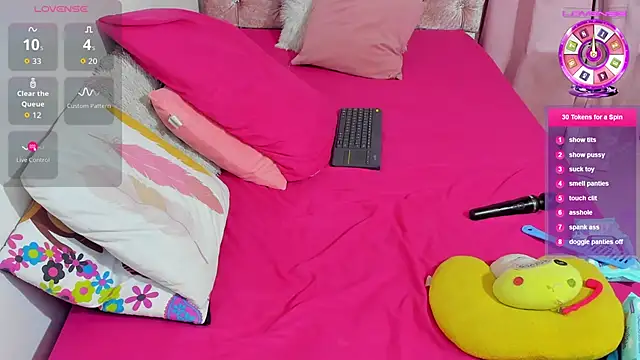 Snapshot of amy_petite chatting on January 2026 09:39:02 PM amy petite online show from January 2026 09:39:02 PM