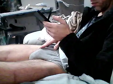 Snapshot of mickzizi chatting on January 2025 07:42:01 AM mickzizi online show from January 2025 07:42:01 AM