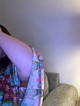 RosieDixx online show from March 2026 07:01:02 AM