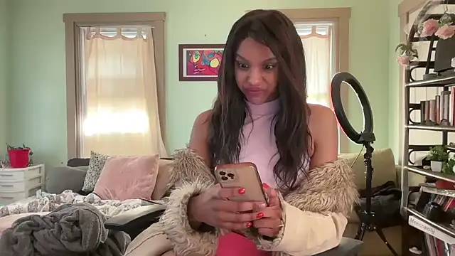 Snapshot of queendab626 chatting on March 2025 12:01:02 PM queendab626 online show from March 2025 12:01:02 PM