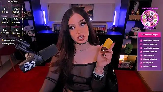 SofiRusselle online show from November 2025 06:46:02 PM