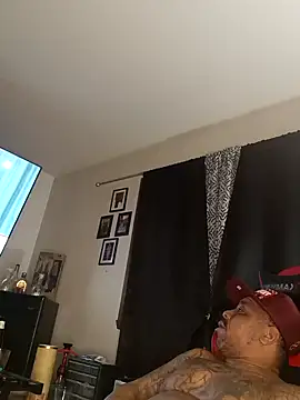 Snapshot of yellowwetfox chatting on January 2025 04:26:01 AM yellowwetfox online show from January 2025 04:26:01 AM