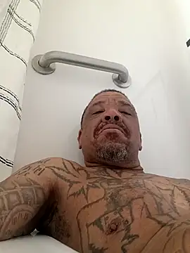 yellowwetfox online show from March 2026 10:57:01 PM