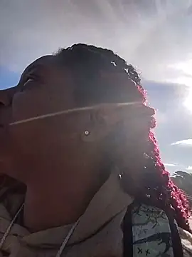 Snapshot of markquanna chatting on November 2025 05:23:01 PM markquanna online show from November 2025 05:23:01 PM