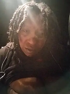 Snapshot of markquanna chatting on December 2025 08:12:01 AM markquanna online show from December 2025 08:12:01 AM