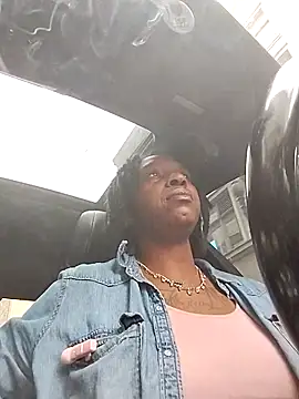 Snapshot of markquanna chatting on December 2025 06:15:02 PM markquanna online show from December 2025 06:15:02 PM